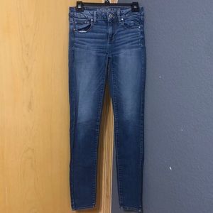 Women’s LONG SIZE 4 AMERICAN EAGLE JEANS